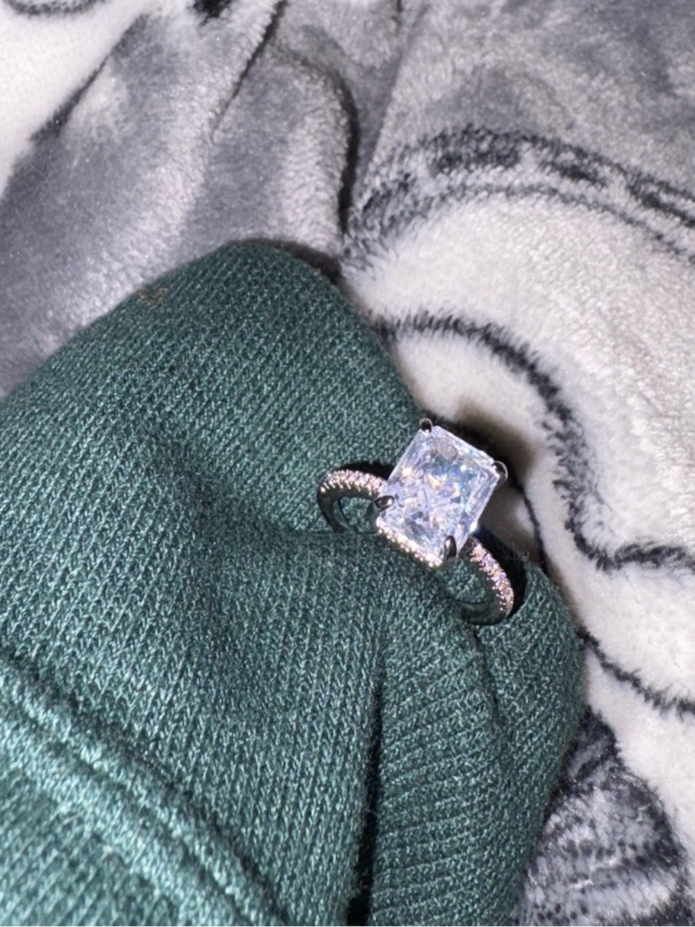 White Rhinestone Decor Ring - Picture 3 of 4
